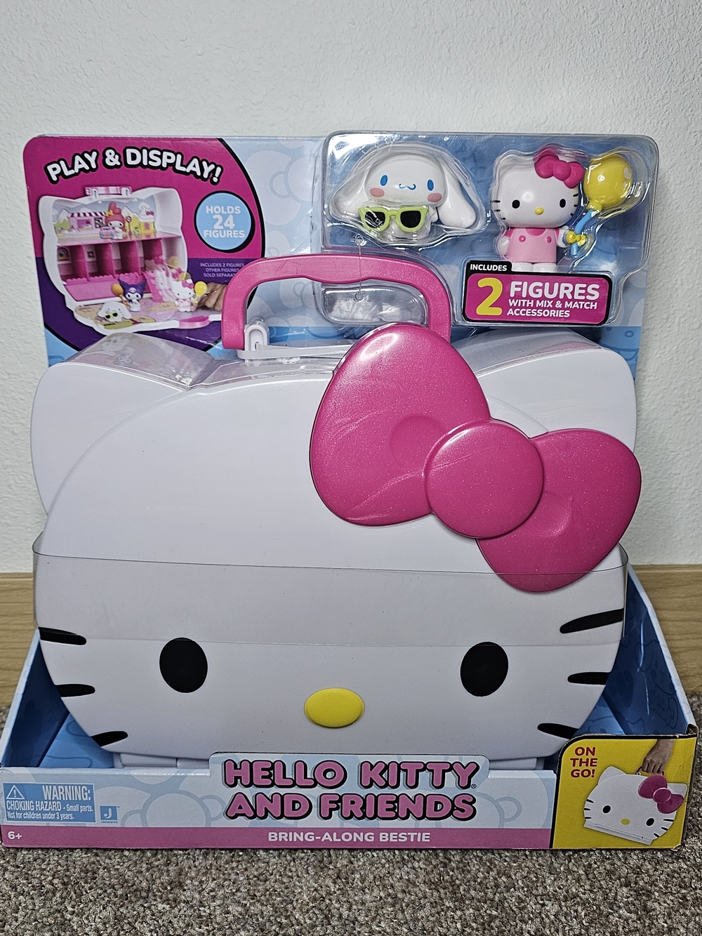 Hello Kitty Play & Display Carry Case with Pink Bow - White & Pink